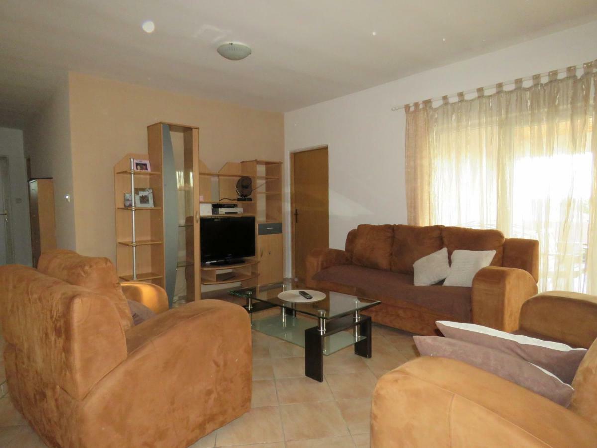 Guesthouse Dila Galovac  외부 사진